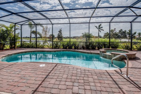 Pool Enclosure Cleaning in Napa